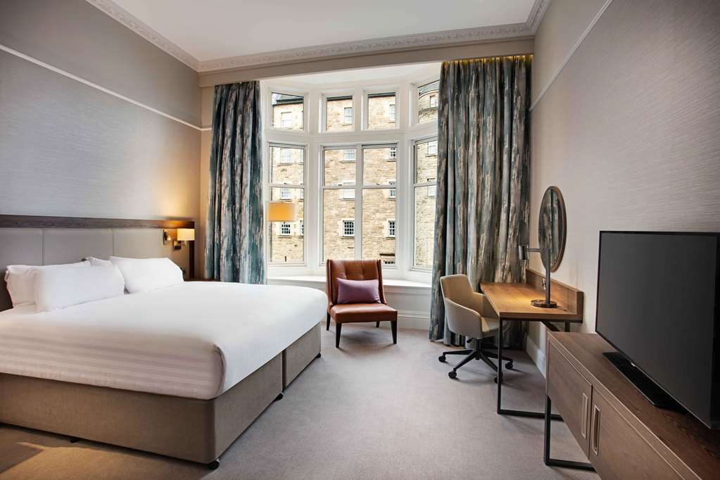 Hilton Edinburgh Carlton Hotel Room photo